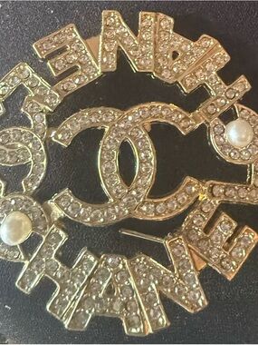 CHANEL Gold-Tone Crystal CC Logo Brooch with Pearl Accents